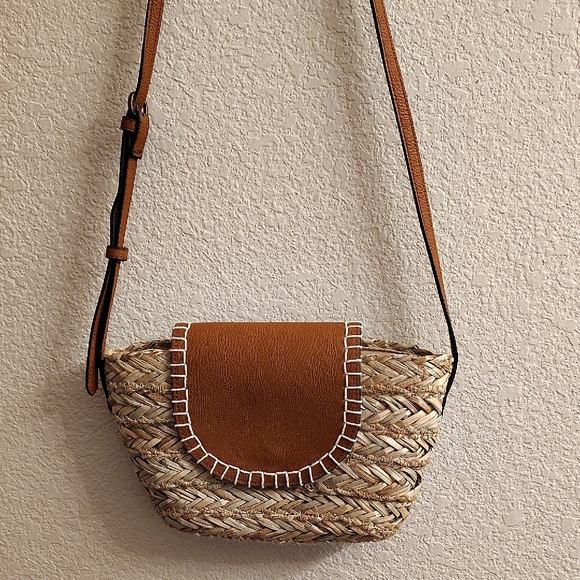 Universal Thread Handbags - Universal Thread Tan and Brown Woven Crossbody Bag MBCS